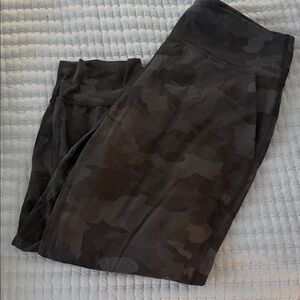 Lululemon Black Camouflage align joggers 25in